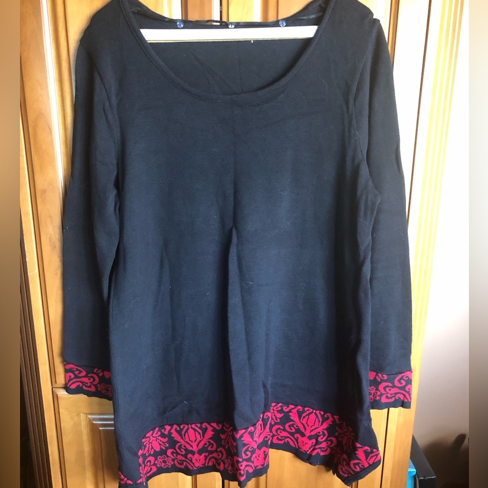 Cute No tag, Black and Red Tunic Sweater size XL